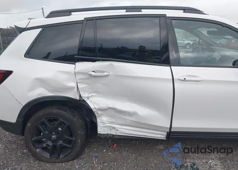 2025 Honda Passport Awd Black from USA, damaged, VIN 5FNYF8H81SB005738